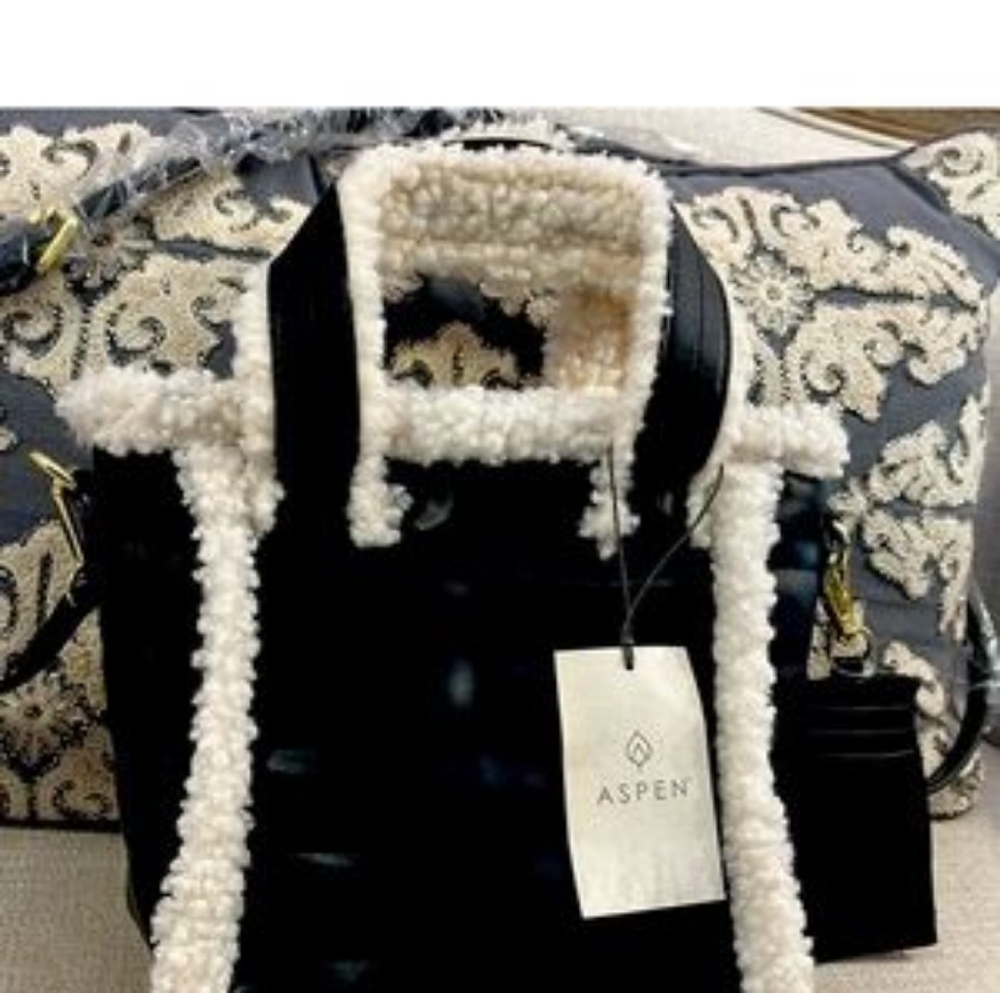 Aspen Black Leather Sherpa Detailed & Lined Crossbody